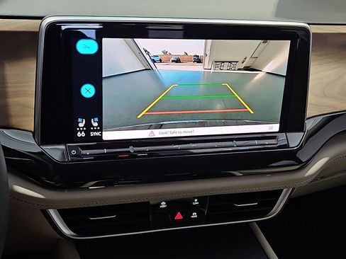 New 2026 Volkswagen Atlas SE FWD image 19