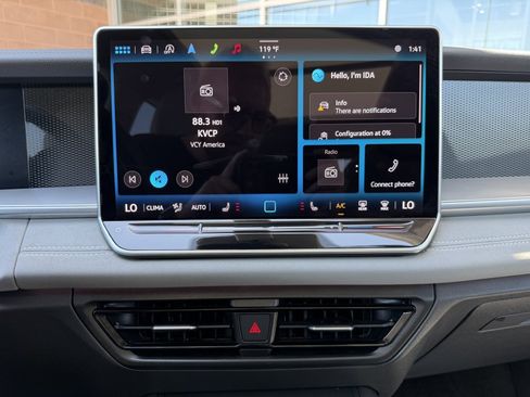 Used 2025 Volkswagen Tiguan SE w/ Panoramic Sunroof Package AWD/4WD image 19