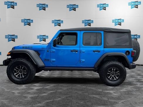 Used 2025 Jeep Wrangler Unlimited Sport AWD/4WD image 3