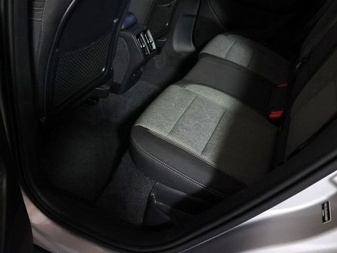 Used 2025 Volvo XC40 B5 Core AWD/4WD image 27