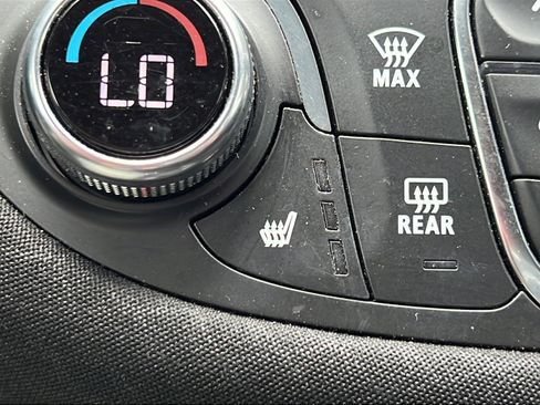 Used 2024 Chevrolet Malibu LT FWD image 16