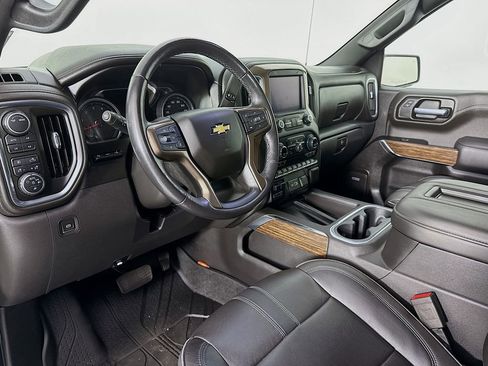 Used 2022 Chevrolet Silverado 1500 High Country w/ Technology Package image 9
