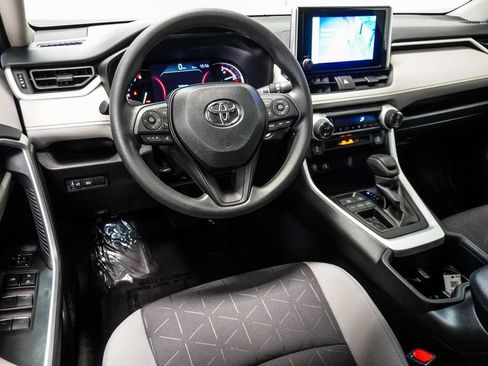 Used 2024 Toyota RAV4 XLE FWD image 12