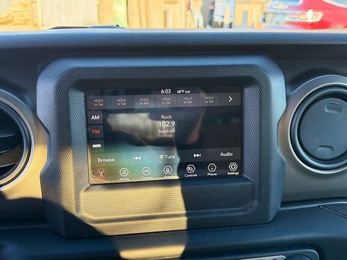 Used 2021 Jeep Wrangler Unlimited Sport image 29