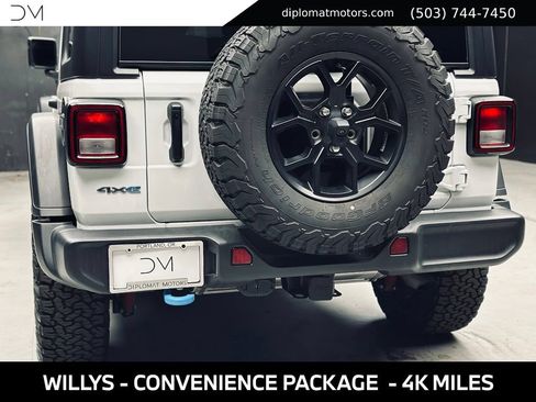 Used 2024 Jeep Wrangler Unlimited AWD/4WD image 16