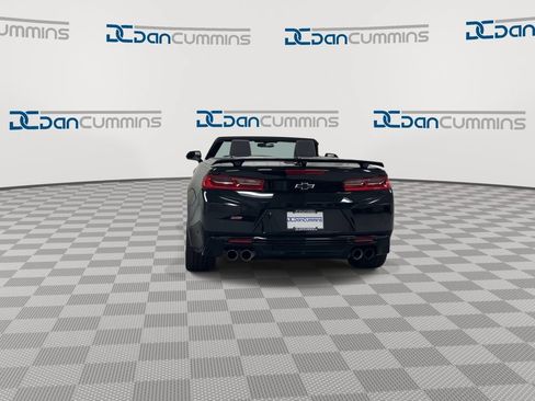 Used 2018 Chevrolet Camaro SS RWD image 7