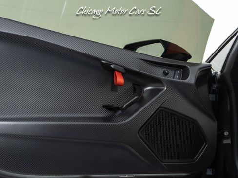 Used 2022 Lamborghini Huracan STO RWD image 25