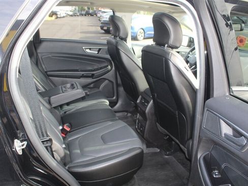 Used 2017 Ford Edge Titanium w/ Equipment Group 301A AWD/4WD image 14