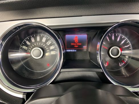 Used 2014 Ford Mustang Premium image 31