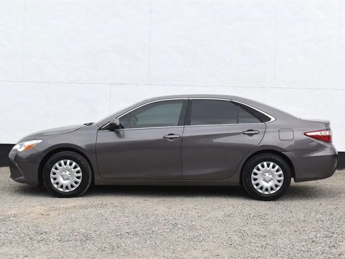 Used 2016 Toyota Camry LE FWD image 25