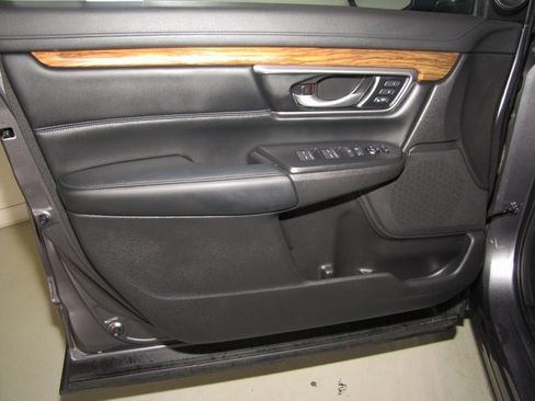 Certified 2021 Honda CR-V Touring image 11