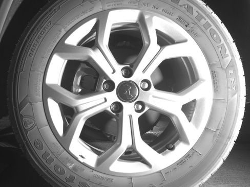 Used 2025 Jeep Compass Latitude image 14