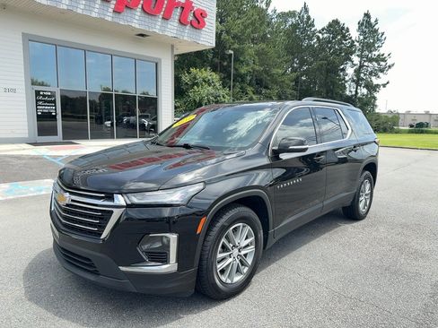 Used 2023 Chevrolet Traverse LT w/ LPO, Cargo Package AWD/4WD image 2