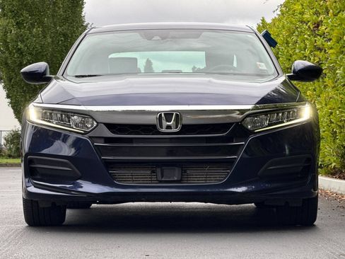 Used 2018 Honda Accord LX image 9