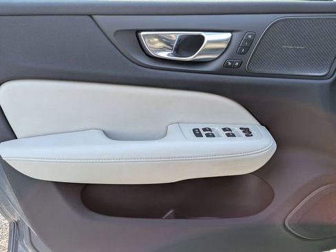 Certified 2025 Volvo V60 B5 Cross Country Ultra image 23