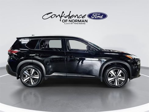 Used 2023 Nissan Rogue SL image 10