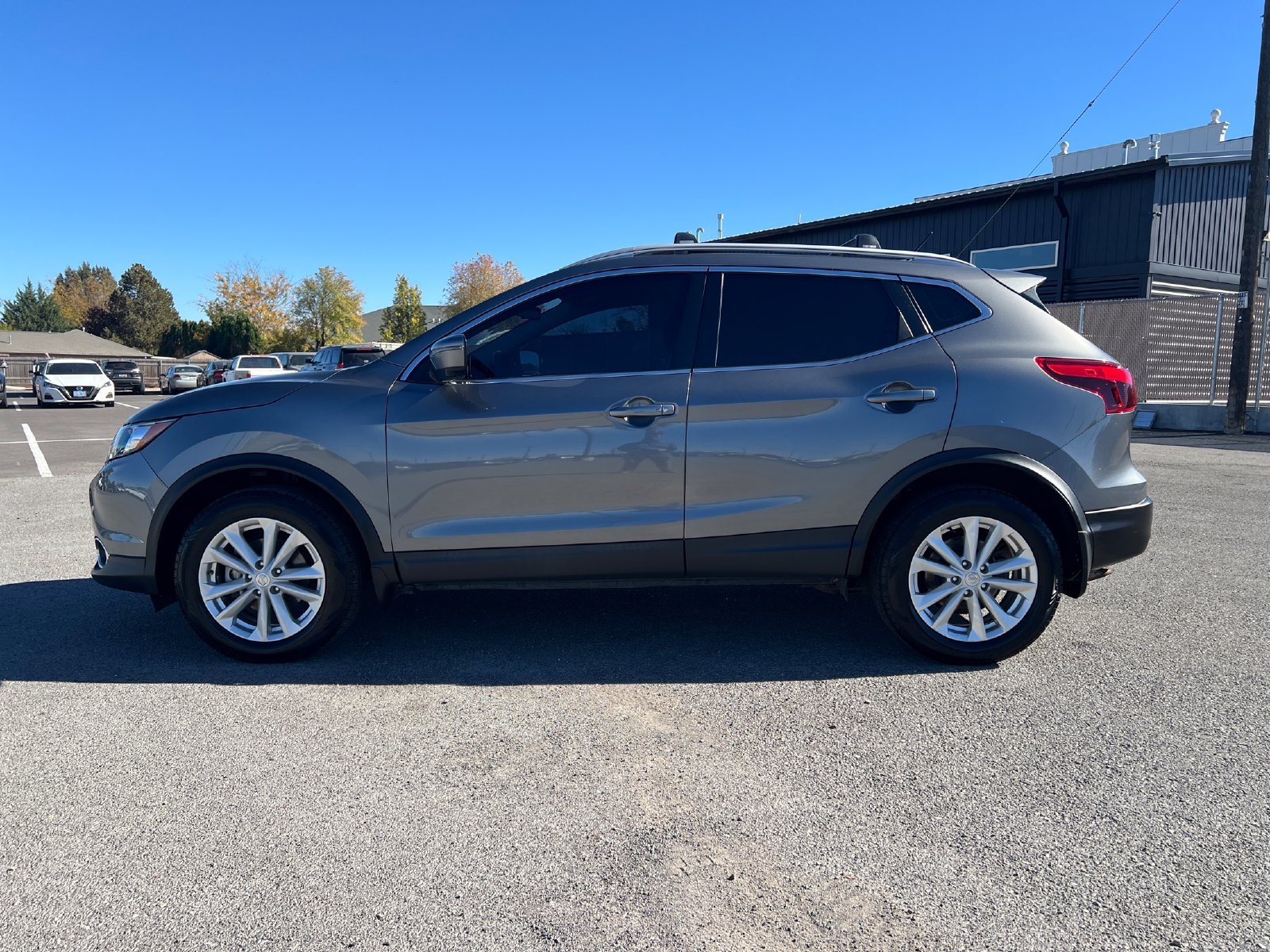 Used 2017 Nissan Rogue Sport SV w/ SV Premium Package AWD/4WD image 6