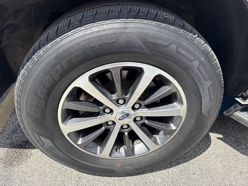 Used 2018 Ford Expedition XLT w/ Equipment Group 202A RWD image 11