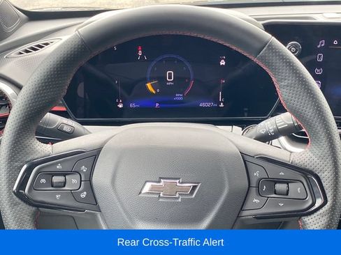 Used 2025 Chevrolet Trax RS w/ Driver Confidence Package FWD image 8