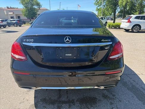 Used 2018 Mercedes-Benz E 300 4MATIC image 9