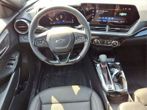 New 2026 Chevrolet Trax RS w/ Sunroof Package FWD image 5