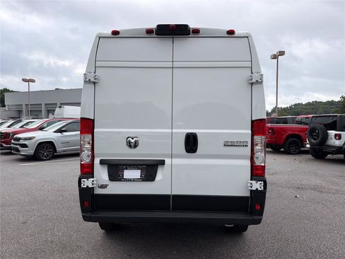 Used 2025 RAM ProMaster 2500 w/ Convenience Group FWD image 6