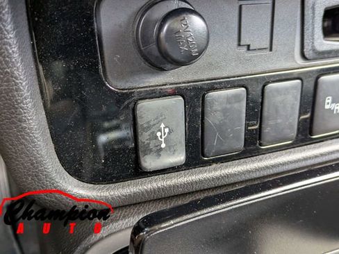 Used 2019 Mitsubishi Outlander SE image 26