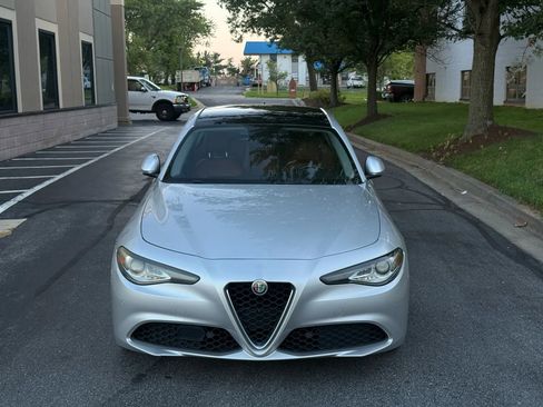 Used 2019 Alfa Romeo Giulia AWD image 6