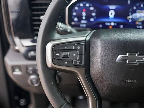 Certified 2025 Chevrolet Silverado 2500 ZR2 w/ Technology Package image 17