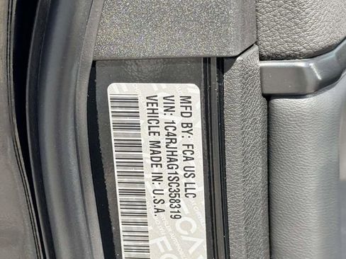 New 2025 Jeep Grand Cherokee Altitude image 25