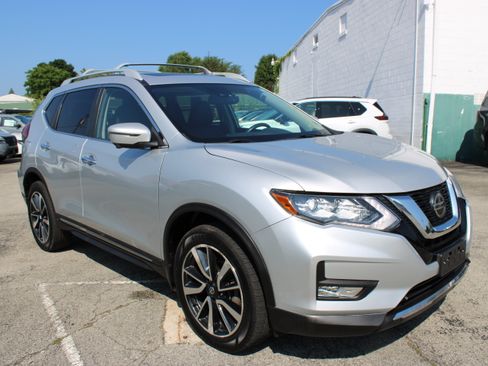 Used 2019 Nissan Rogue SL w/ Premium Package AWD/4WD image 8