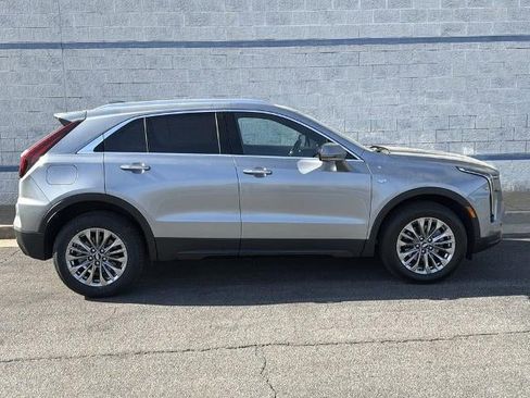 Used 2025 Cadillac XT4 Premium Luxury FWD image 8