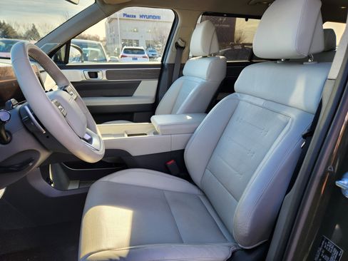 Used 2024 Hyundai Santa Fe Limited image 10