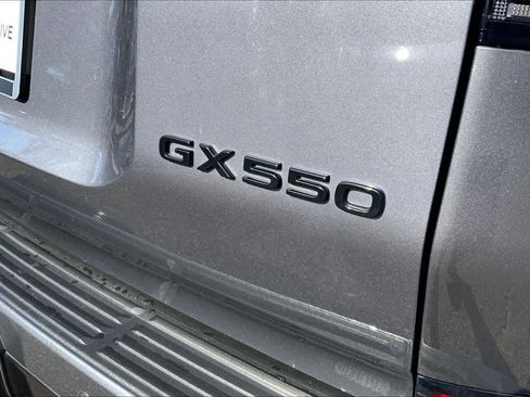 Used 2024 Lexus GX 550 image 10