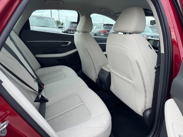 Used 2025 Hyundai Sonata SEL FWD image 12