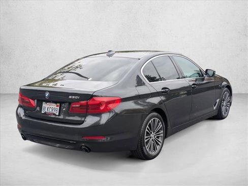 Used 2019 BMW 530i w/ Convenience Package image 5