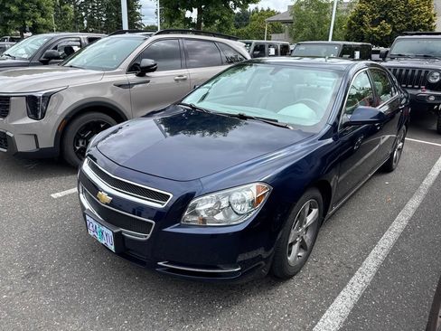 Used 2009 Chevrolet Malibu LT w/ Premium Audio Package FWD image 2