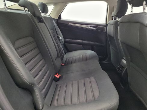 Used 2019 Ford Fusion SE FWD image 19