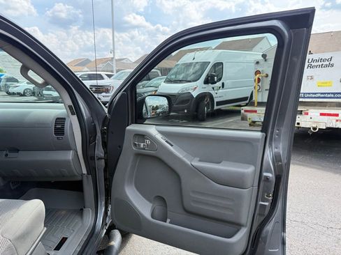 Used 2020 Nissan Frontier SV RWD image 49