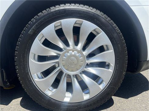 Used 2020 Tesla Model Y Long Range AWD/4WD image 9