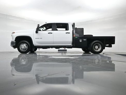 Used 2024 Chevrolet Silverado 3500 W/T image 36