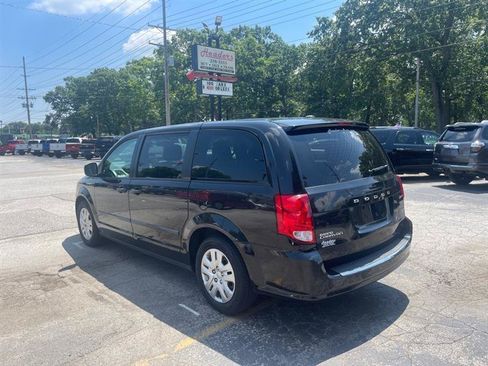 Used 2017 Dodge Grand Caravan w/ UConnect Hands-Free Group FWD image 7