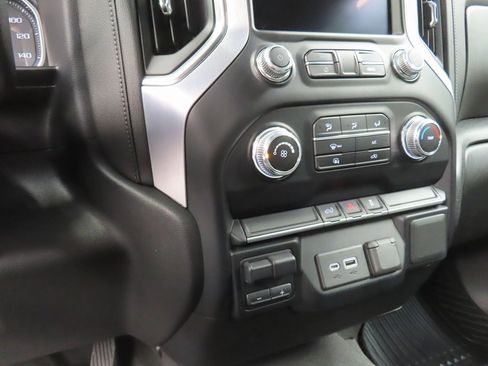 Used 2022 GMC Sierra 2500 SLE image 53