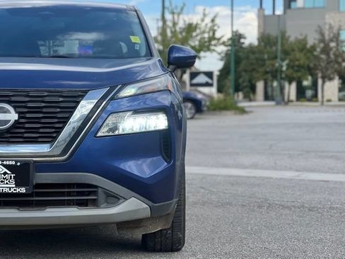 Used 2022 Nissan Rogue SV AWD/4WD image 11