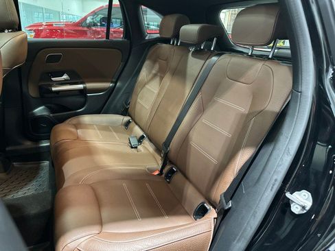 Used 2021 Mercedes-Benz GLA 250 4MATIC image 6