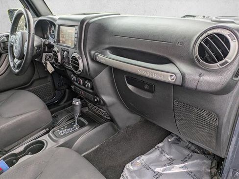 Used 2017 Jeep Wrangler Unlimited Sport image 19