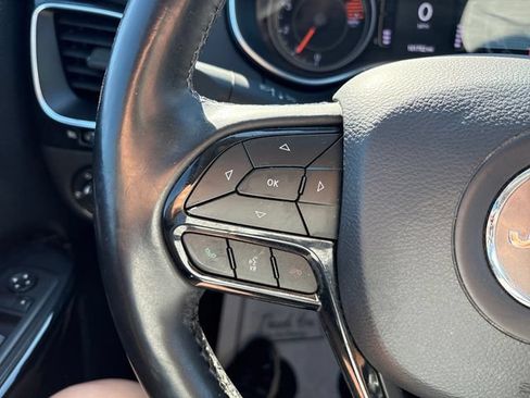 Used 2019 Jeep Cherokee Latitude Plus AWD/4WD image 11