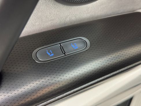 Used 2023 Genesis GV60 Performance image 17