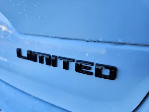 Used 2023 Jeep Grand Cherokee Limited w/ Luxury Tech Group II image 13