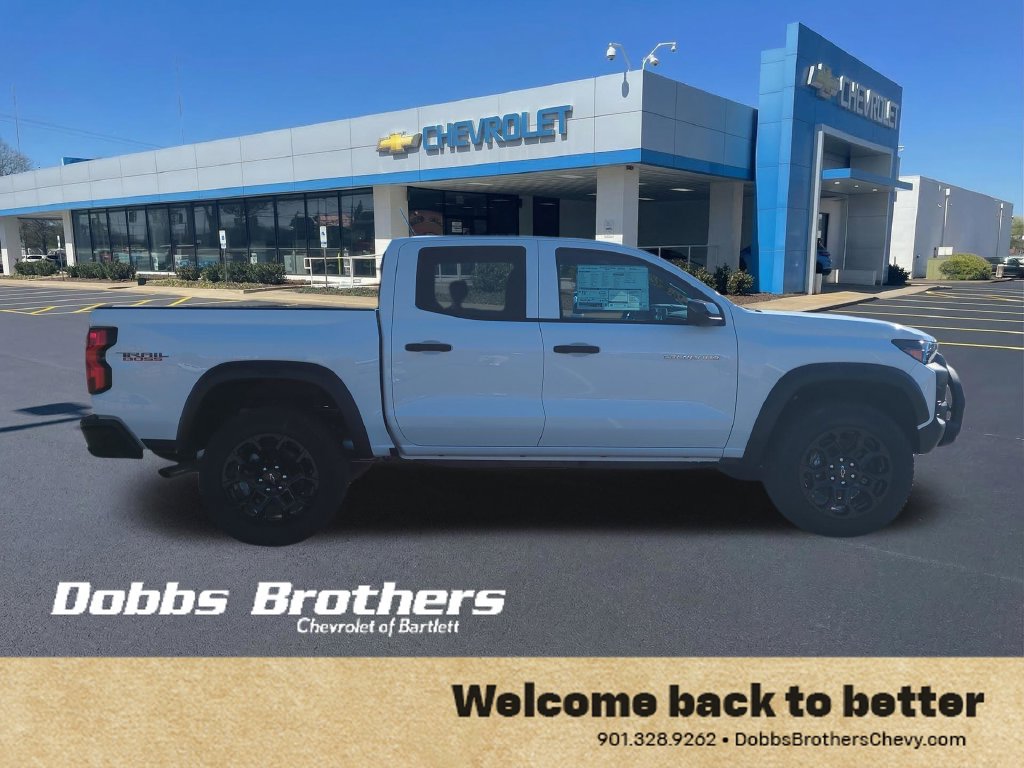 New 2026 Chevrolet Colorado Trail Boss w/ Off-Road Front Bumper Package AWD/4WD image 10